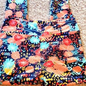 #L022 (CH) NWOT LuLaRoe Leggings With A Vibrant Design